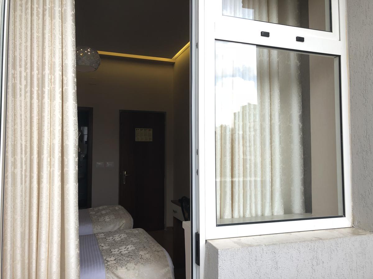 Hotel Palma Tirana Buitenkant foto