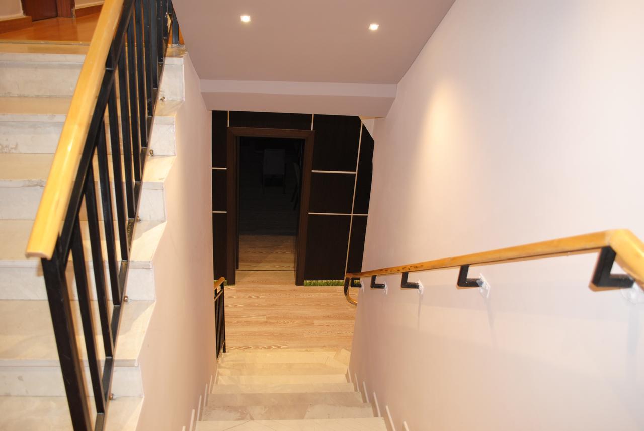 Hotel Palma Tirana Buitenkant foto