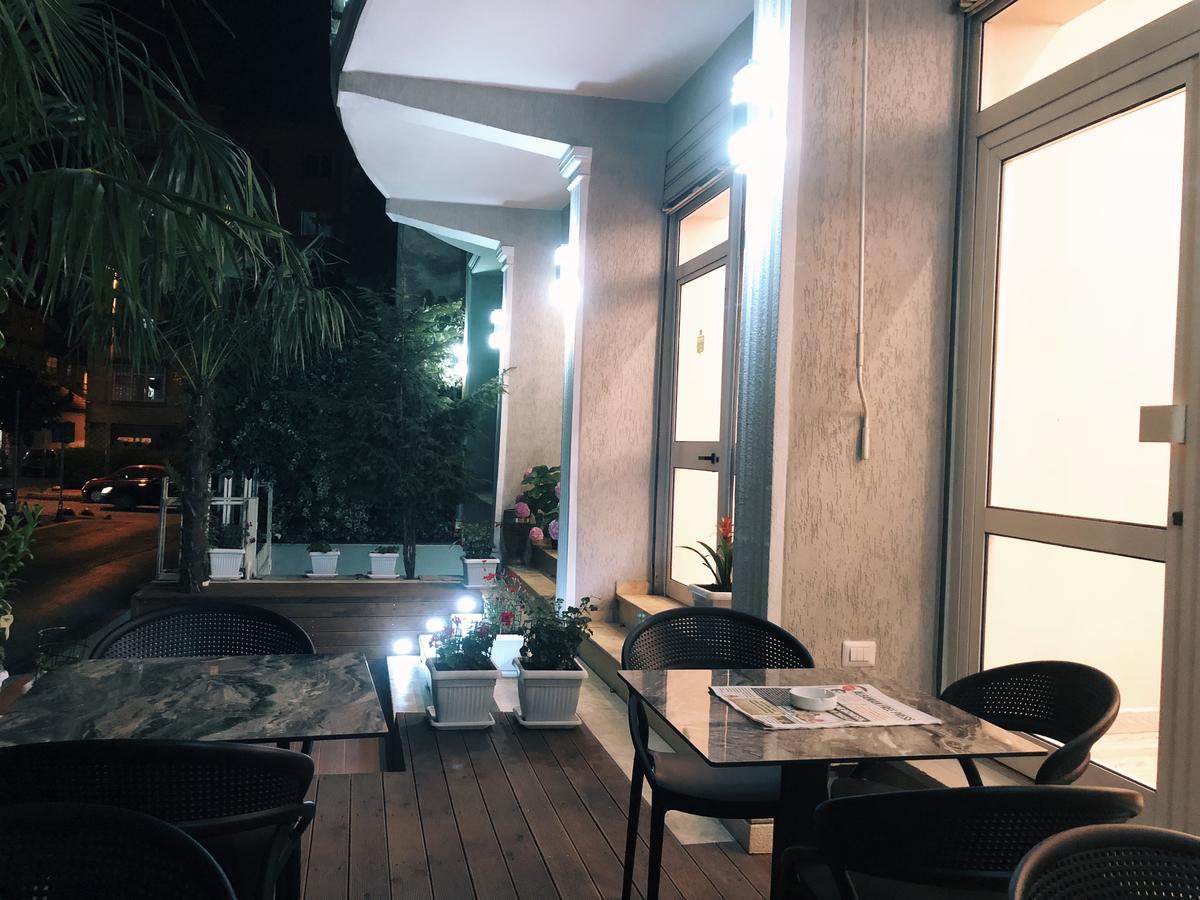 Hotel Palma Tirana Buitenkant foto