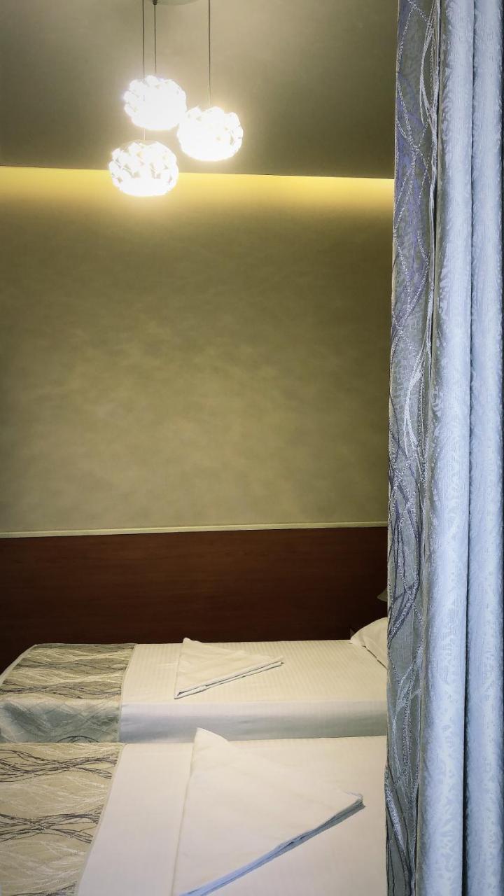 Hotel Palma Tirana Buitenkant foto